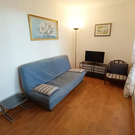 Bright Cocoon With Shared Pool In Bandol