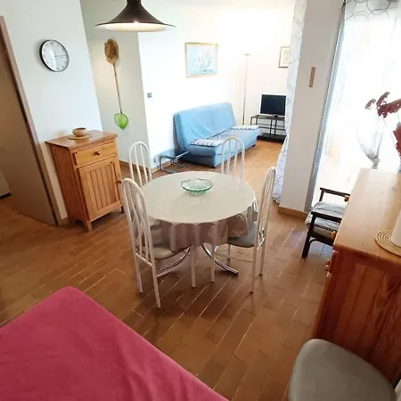 Apartment Bright Cocoon With Shared Pool In Bandol